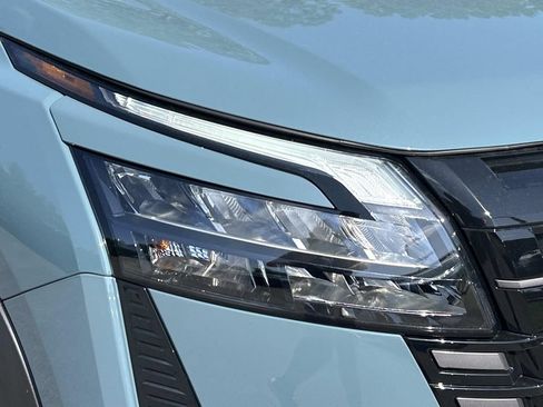 New 2026 Nissan Pathfinder Platinum AWD/4WD image 10