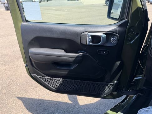 Used 2022 Jeep Wrangler Unlimited Sport AWD/4WD image 13