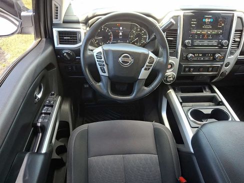 Used 2021 Nissan Titan SV w/ SV Convenience Package AWD/4WD image 11