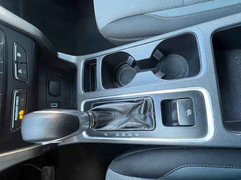 Used 2018 Ford Escape SE FWD image 25