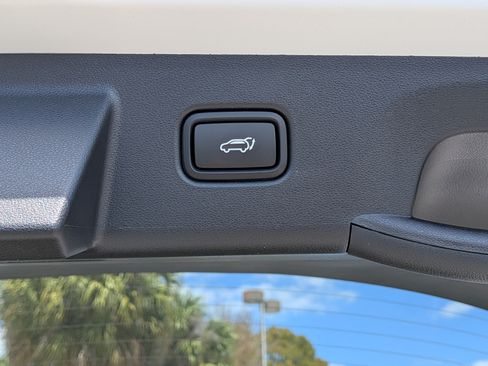 New 2026 Hyundai Tucson Limited FWD image 13