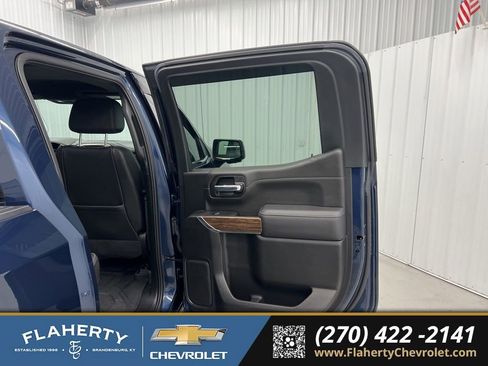 Used 2022 Chevrolet Silverado 1500 High Country w/ Technology Package image 12