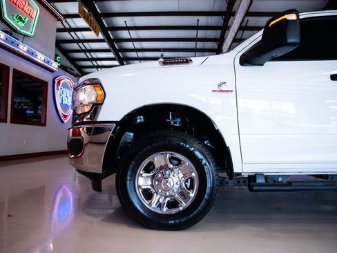 Used 2024 RAM 3500 Tradesman w/ Chrome Appearance Group image 10