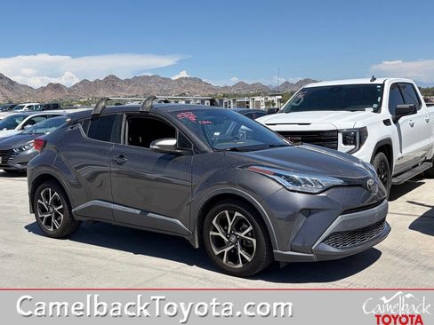 Used 2020 Toyota C-HR XLE FWD image 1