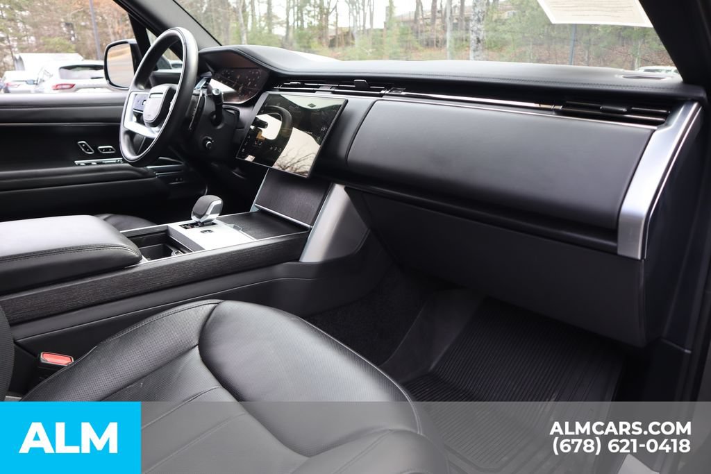 Used 2025 Land Rover Range Rover Long Wheelbase SE AWD/4WD image 32