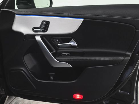 Used 2025 Mercedes-Benz CLA 250 4MATIC image 11