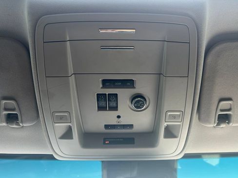 Used 2018 GMC Yukon SLT AWD/4WD image 17