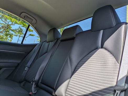 Used 2021 Toyota Camry SE FWD image 16