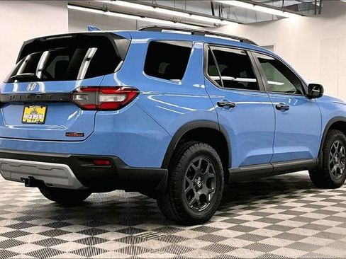 Used 2023 Honda Pilot TrailSport image 12