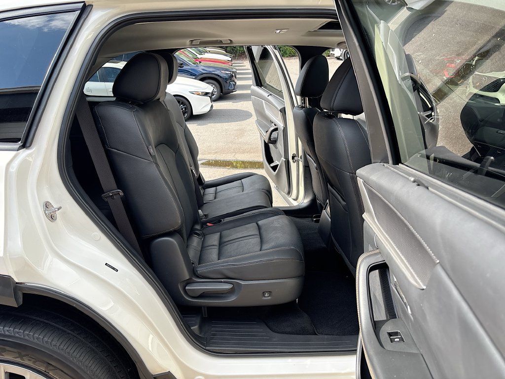 Certified 2024 MAZDA CX-90 3.3 Turbo w/ Preferred Plus AWD/4WD image 29