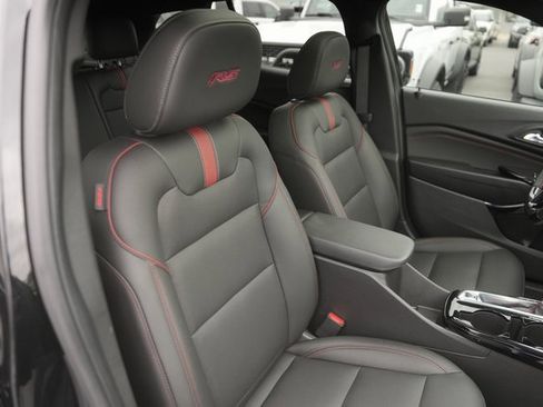 Used 2025 Chevrolet Trax RS w/ Sunroof Package image 20