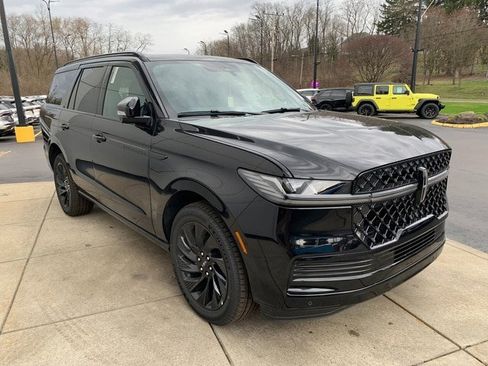 New 2026 Lincoln Navigator Reserve w/ Jet Appearance Package AWD/4WD image 16