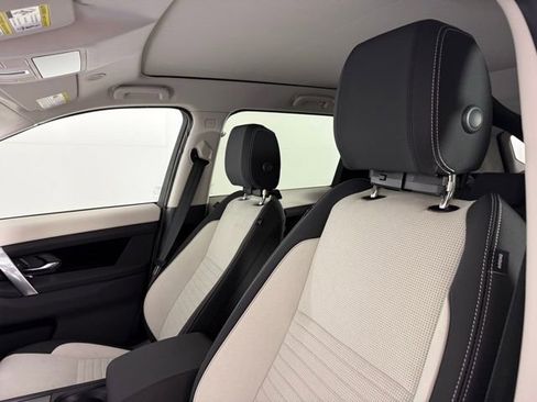 Used 2025 Land Rover Discovery Sport S image 7