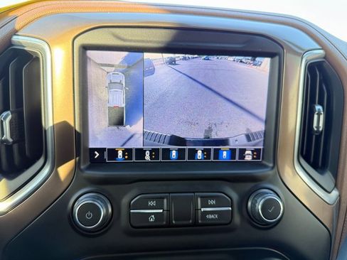 Used 2021 Chevrolet Silverado 2500 High Country w/ Safety Package II image 17