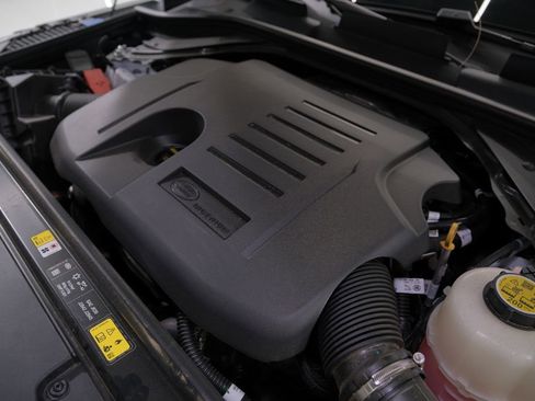 Used 2025 Land Rover Range Rover SE image 63