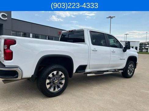 Used 2024 Chevrolet Silverado 2500 LT AWD/4WD image 15