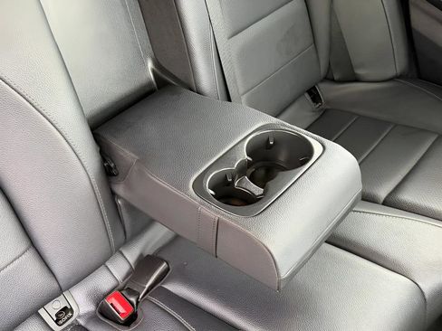 Used 2022 Mercedes-Benz GLE 350 GLE 350 w/ Premium Package image 30