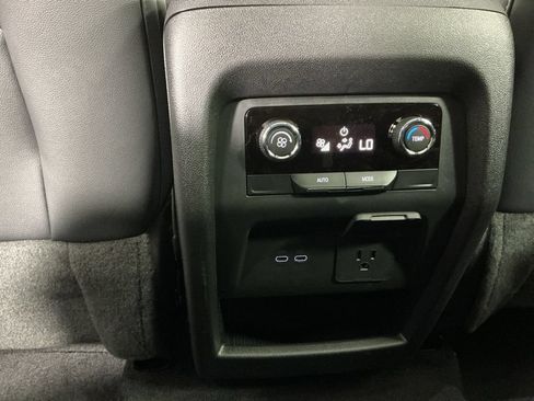 New 2026 Chevrolet Traverse Z71 w/ Enhanced Driving Package AWD/4WD image 20
