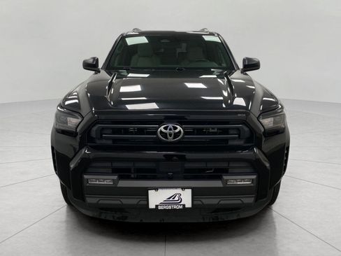 Used 2025 Toyota 4Runner SR5 AWD/4WD image 11