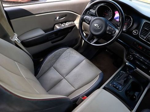 Used 2017 Kia Sedona LX w/ LX Essentials Premium Package image 21