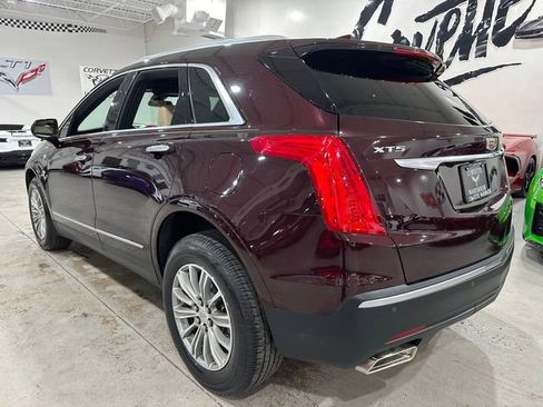 Used 2018 Cadillac XT5 Luxury w/ Driver Awareness Package FWD image 3
