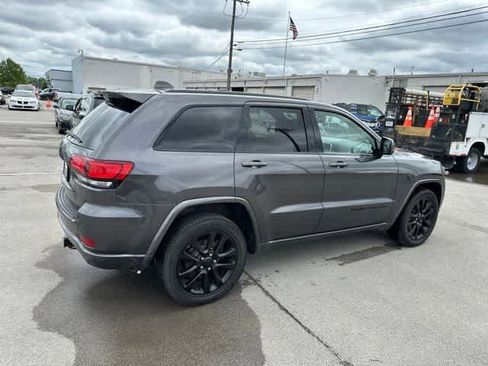 Used 2017 Jeep Grand Cherokee Altitude AWD/4WD image 20
