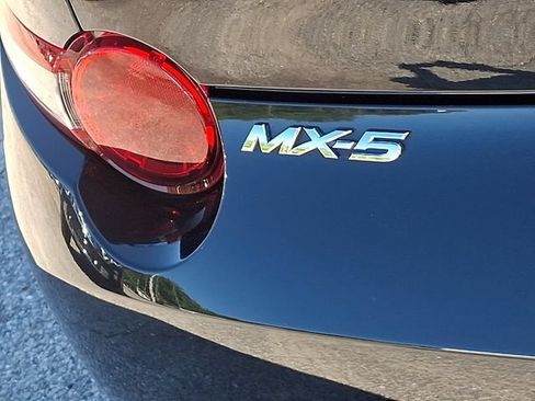 Used 2017 MAZDA MX-5 Miata RF Grand Touring RWD image 30