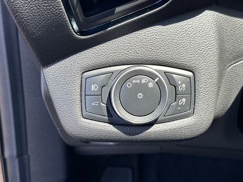 Used 2019 Ford Escape Titanium FWD image 16