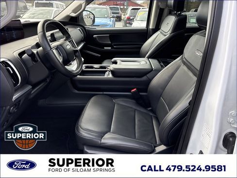 Used 2025 Ford Expedition Platinum image 17