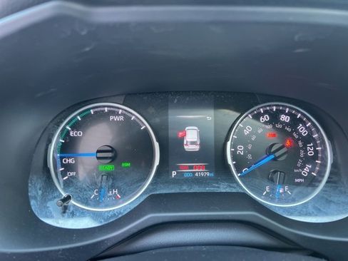 Used 2021 Toyota RAV4 XLE Premium image 25