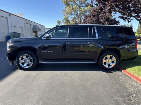 Used 2015 Chevrolet Suburban LTZ RWD image 6