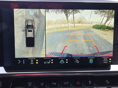 Certified 2025 Chevrolet Silverado 3500 High Country w/ Technology Package image 17