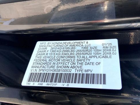 Used 2025 Honda Pilot Sport image 36