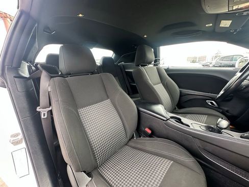 Used 2023 Dodge Challenger SXT image 27