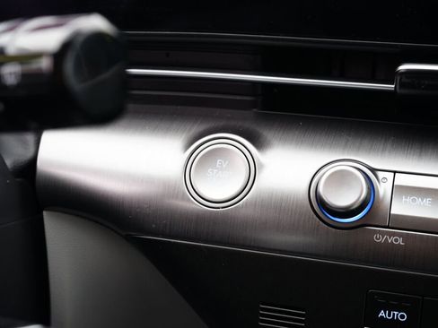 Certified 2024 Hyundai Kona SE image 22