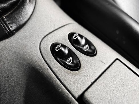 Used 2002 Porsche Boxster S image 25