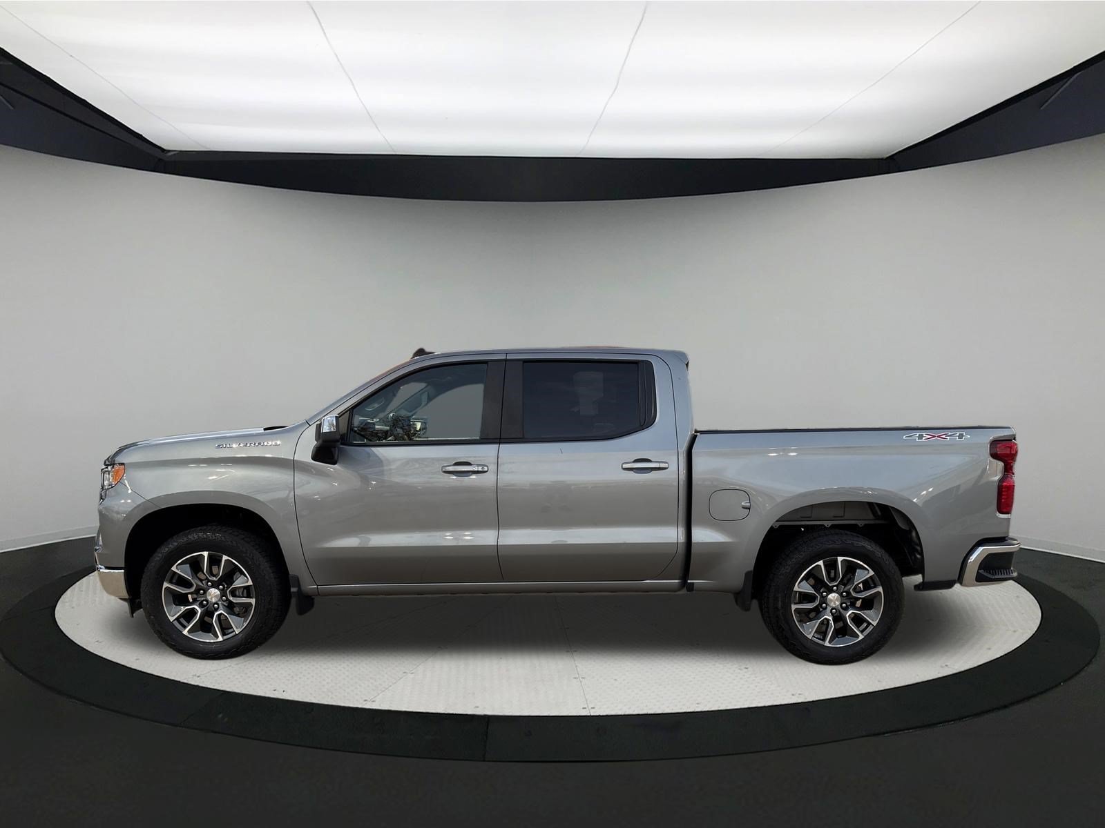 Used 2024 Chevrolet Silverado 1500 LT AWD/4WD image 4