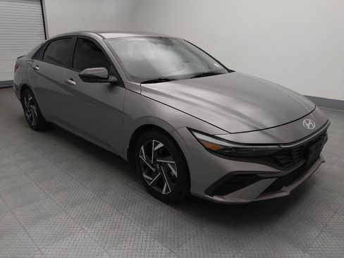 Used 2025 Hyundai Elantra Sport FWD image 13