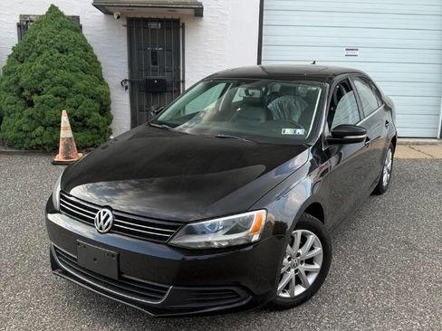 Used 2013 Volkswagen Jetta SE FWD image 2