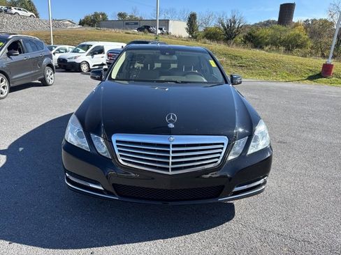 Used 2013 Mercedes-Benz E 350 Sedan image 3