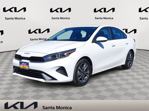 Used 2023 Kia Forte LXS image 1