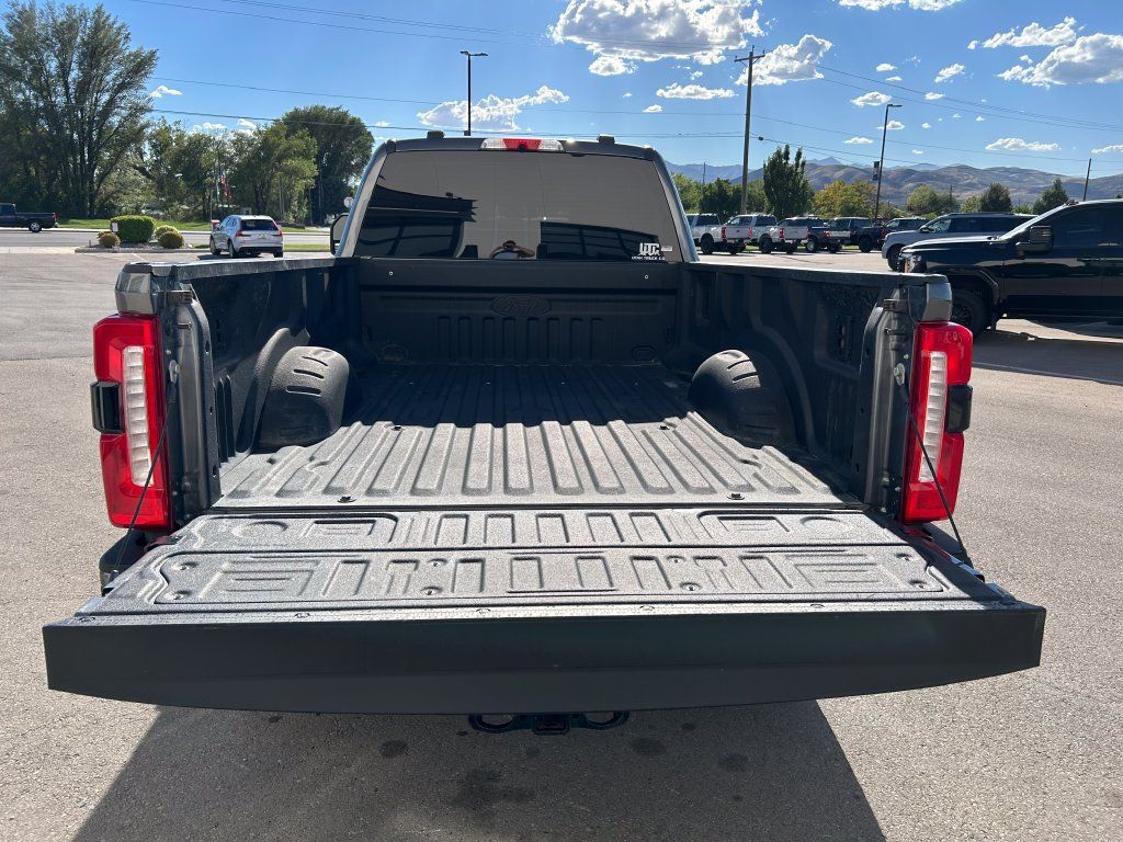 Used 2026 Ford F350 Lariat w/ Black Appearance Package AWD/4WD image 7