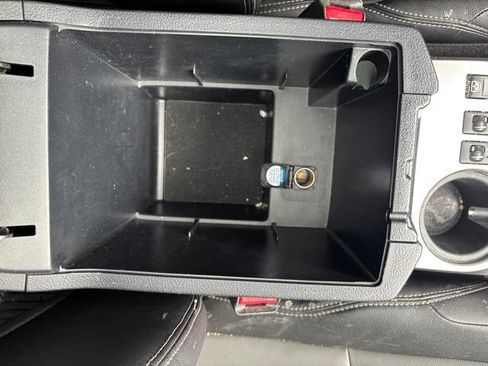 Used 2018 Toyota 4Runner SR5 Premium AWD/4WD image 27