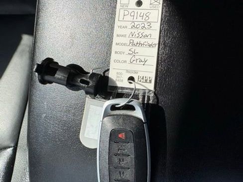 Used 2023 Nissan Pathfinder SL FWD image 6