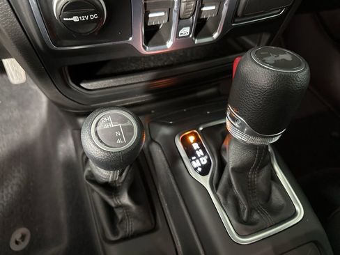 Used 2023 Jeep Wrangler Unlimited Sport image 13