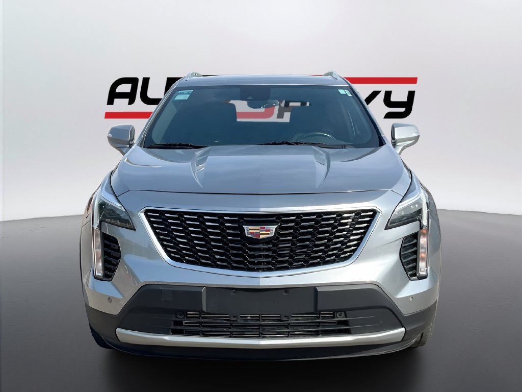 Used 2023 Cadillac XT4 Premium Luxury FWD image 2