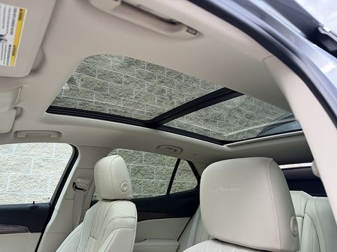 Used 2023 Buick Envision Avenir AWD/4WD image 15