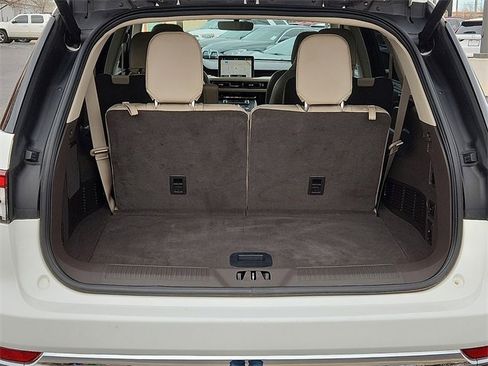 Used 2023 Lincoln Aviator Reserve w/ Equipment Group 201A image 9