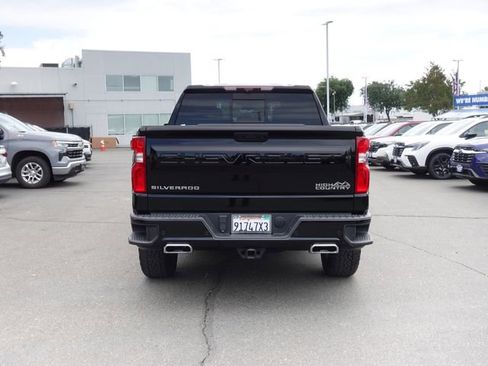 Used 2024 Chevrolet Silverado 1500 High Country w/ Technology Package AWD/4WD image 9