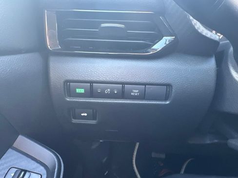 Used 2023 Nissan Sentra SV FWD image 13